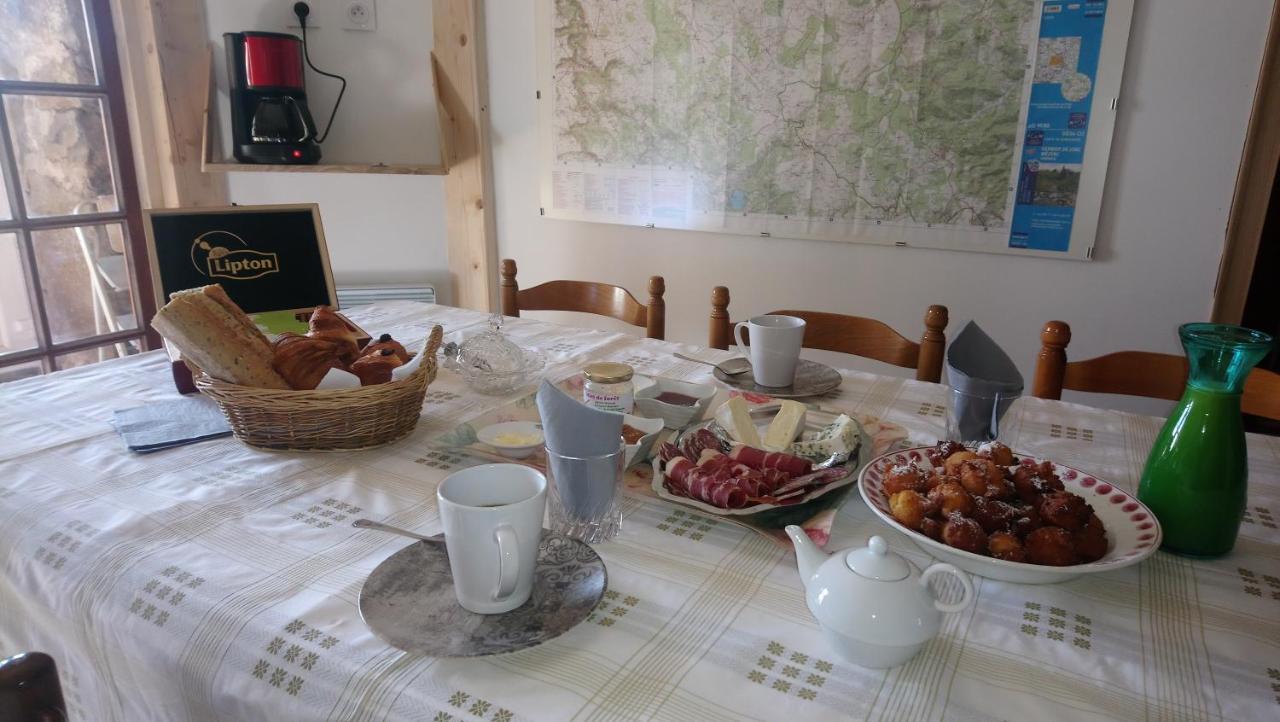 La Ferme Du Crie Bed & Breakfast Chaudeyrolles Екстериор снимка
