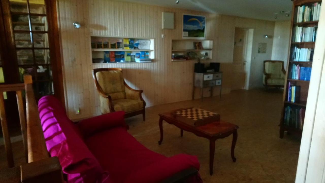 La Ferme Du Crie Bed & Breakfast Chaudeyrolles Екстериор снимка